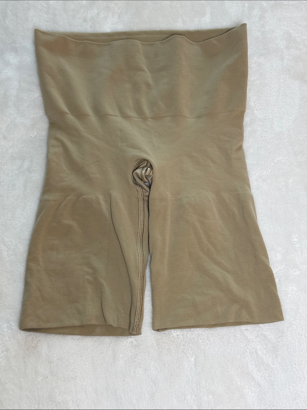 SKIMS Seamless Sculpt Mid-Thigh Short - Size Small - Clay / Tan